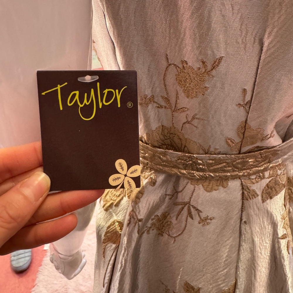Taylor Midi Dress - Picture 2 of 3